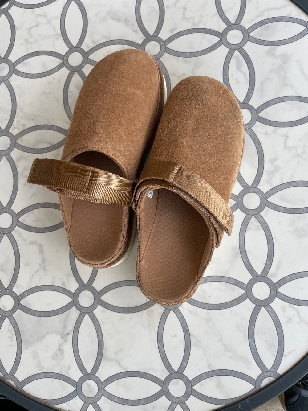 UGG Kids Chestnut Brown Suede Hook-and-Loop Slip-On Clogs